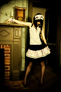 Don't forget to tip the maid. by ~TheGloomthDaedalum