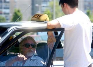 Taxisok beszélgetés