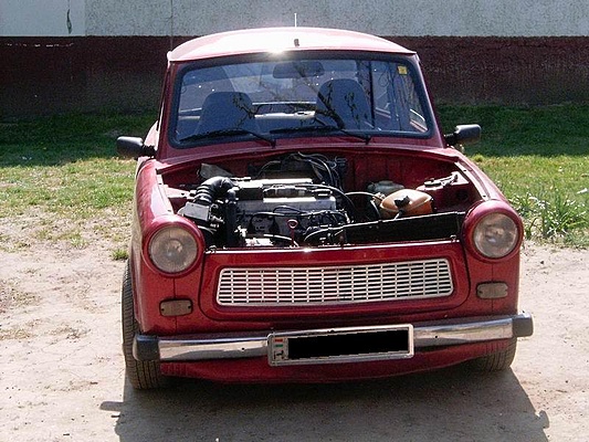 Mert ez egy Trabant Nem mindennapi persze egy k tliteres rally trabant