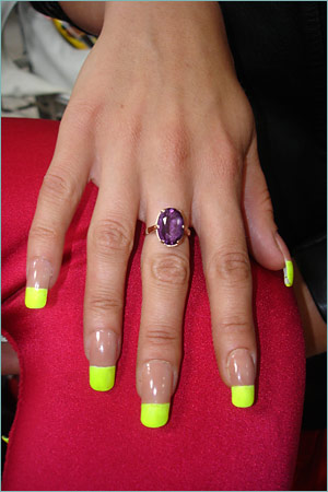 http://m.blog.hu/be/betonpanda/image/nails.jpg