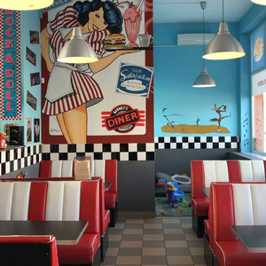 Barney's American Diner, Győr