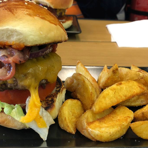 BpBurger (235) - Cafe Memories