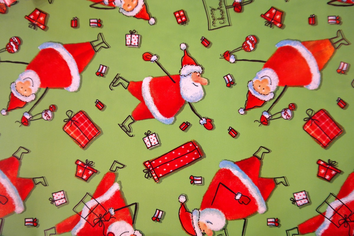 wrapping_paper_santa_clauses_funny_green_red_gift_made_packed-1243914_jpg_d.jpg