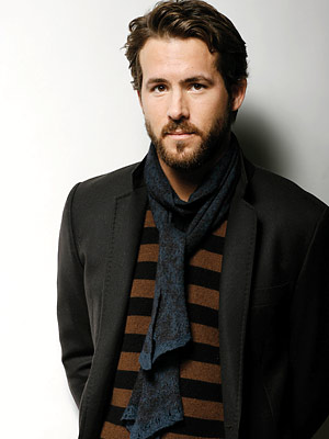 Part 14 / 4 Ryan-reynolds-400ds0731