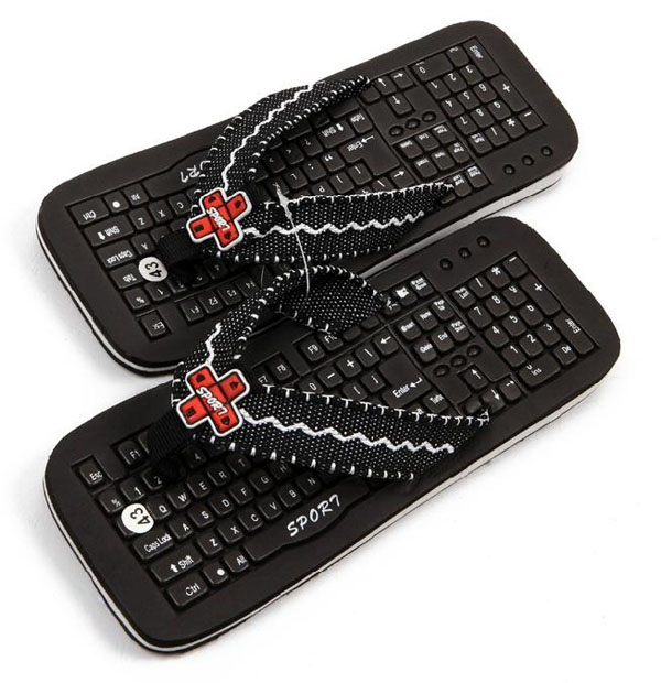 keyboard-slippers_1334855180.jpg_600x620