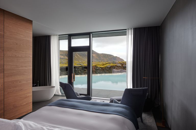 5-retreat-at-blue-lagoon-lagoon-suite-1528665566.jpg