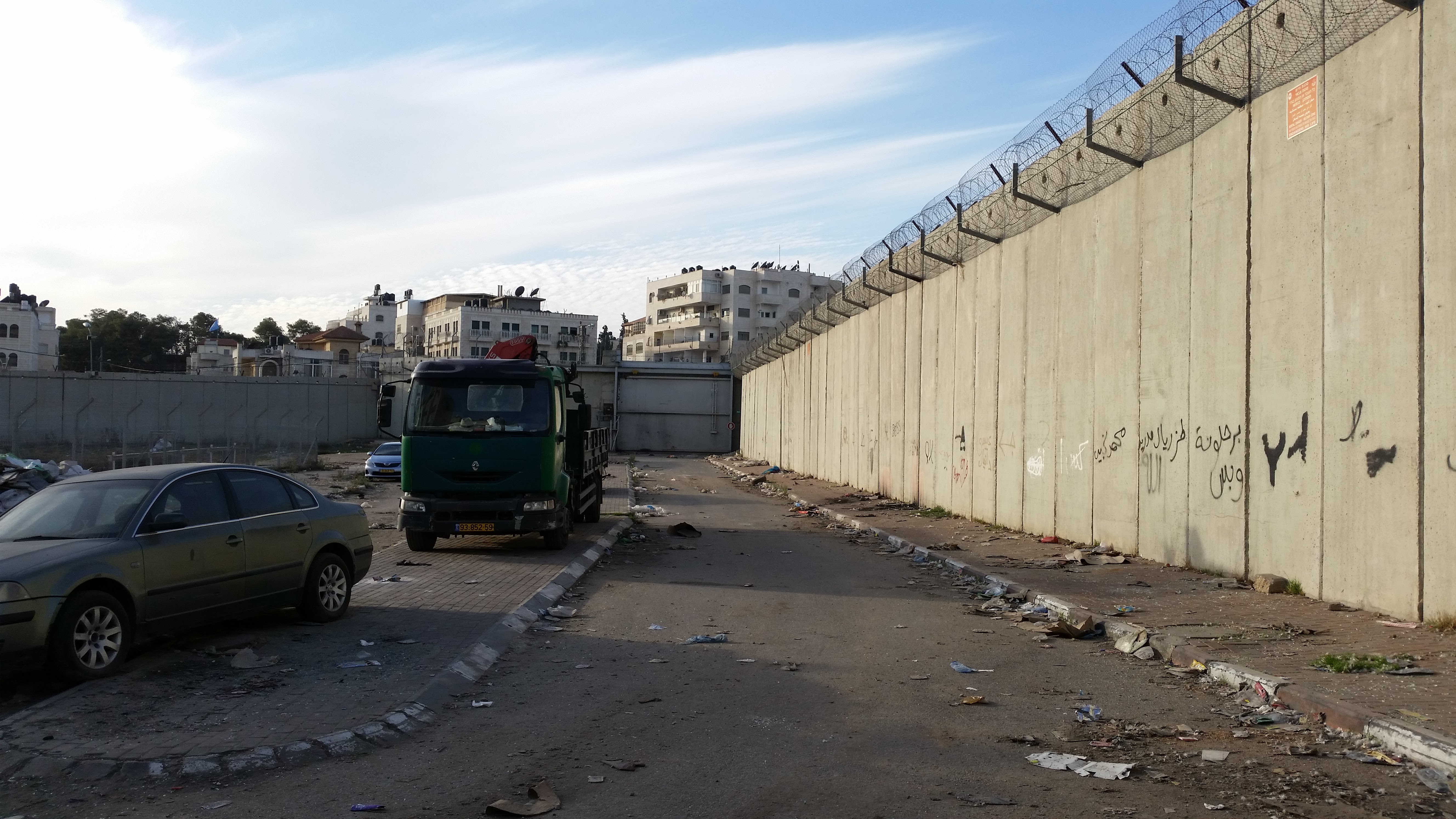 Fal veszi körül a palesztinok lakta részeket Jeruzsálem szélén.