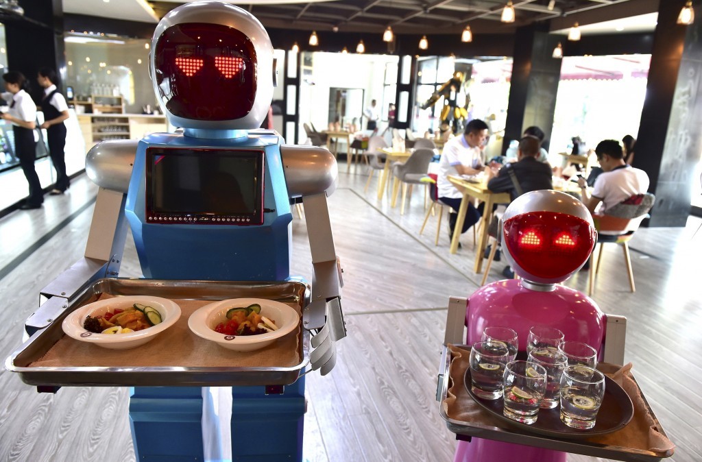 robot-lunch-crew-1024x674.jpg