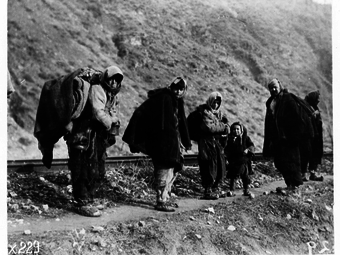 Lewis Hine fotói az első világháború utáni Délkelet-Európából