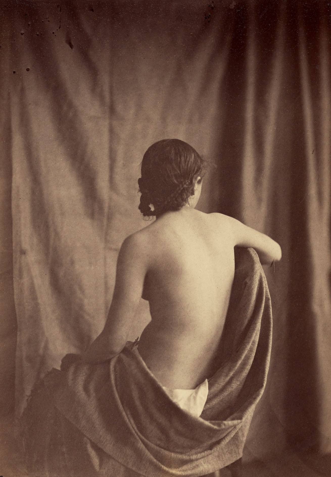 Fotó: Jean-Louis-Marie-Eugène Durieu (French, 1800-1874)<br />Possibly with Eugène Delacroix (French, 1798-1863)<br />Draped Model<br />c. 1854<br />Albumen silver print<br />Image: 18.6 x 13 cm (7 5/16 x 5 1/8 in.)<br />The J. Paul Getty Museum, Los Angeles