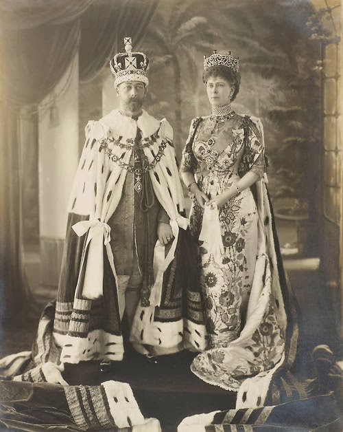 george_v_and_mary_delhi_durbar_1911.jpg