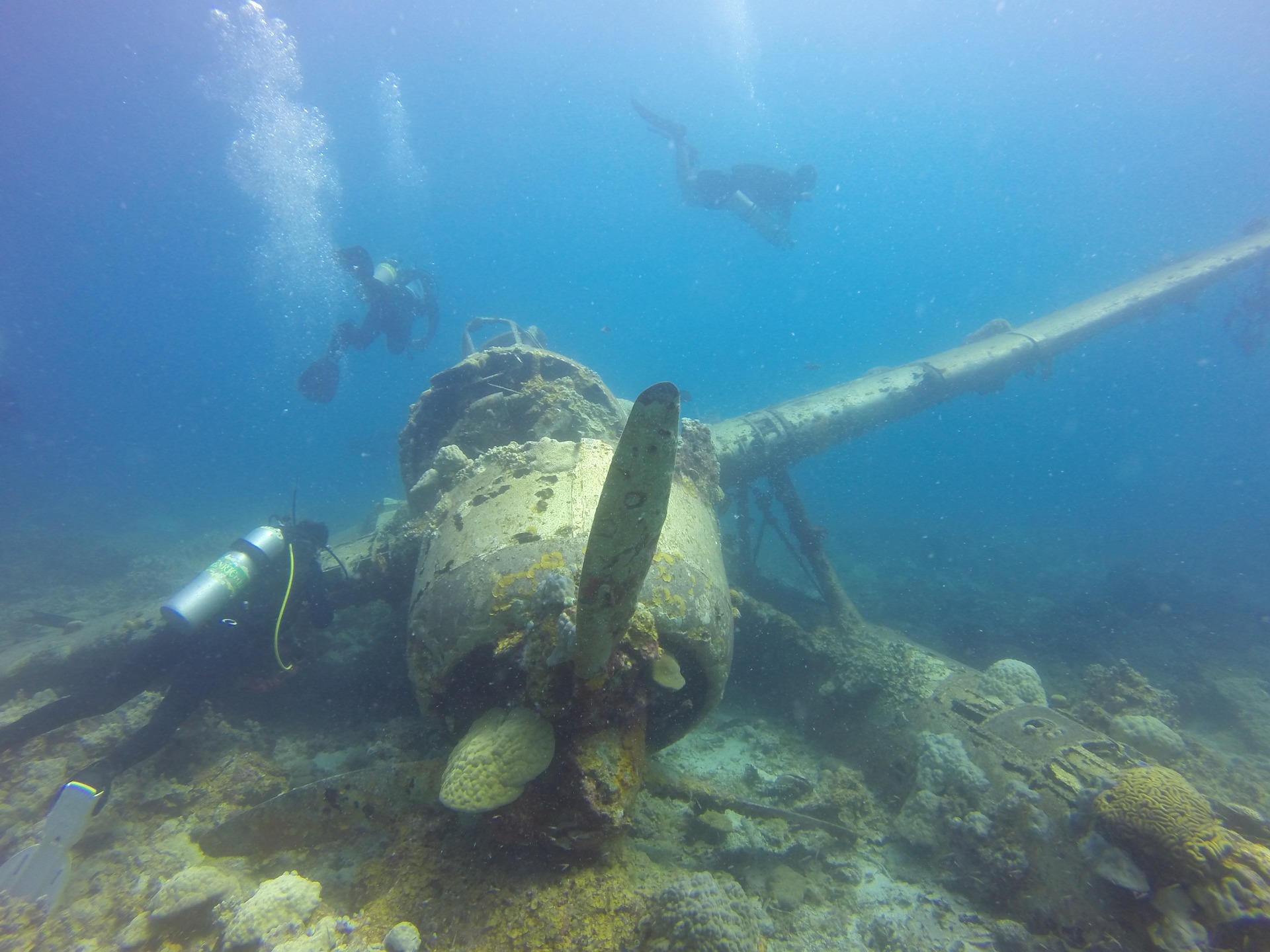 seaplane-1149100_1920.jpg