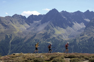 Trans-Alp Marathon - Futók a hegy tetején Trans-Alp Marathon - Futók a hegy tetején