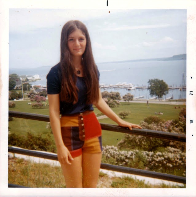 polaroid_prints_of_teen_girls_in_the_1970s_2811_29.jpg