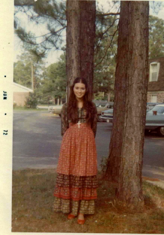 polaroid_prints_of_teen_girls_in_the_1970s_283_29.jpg