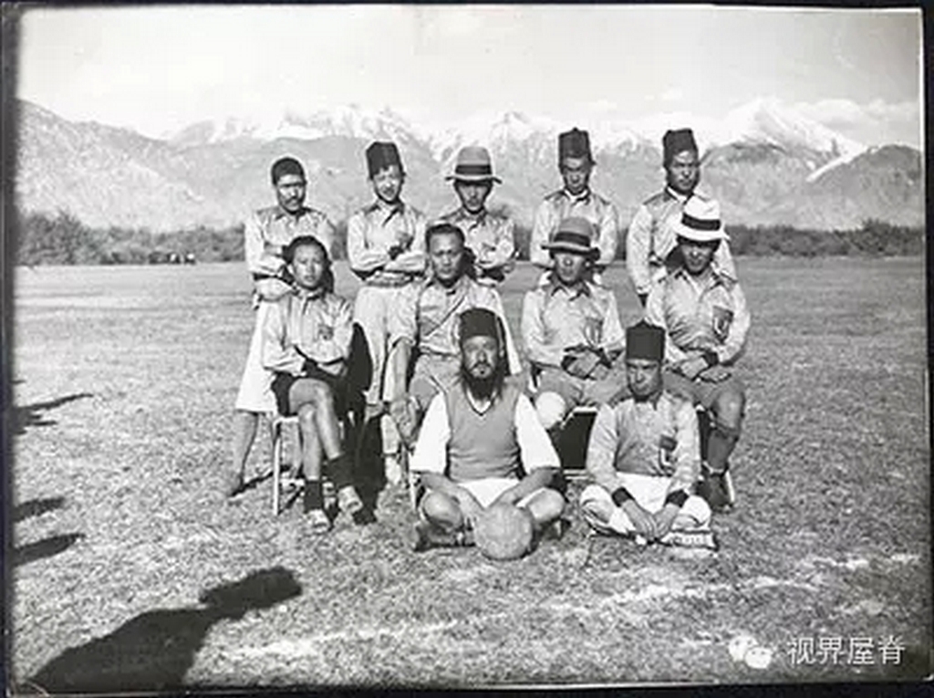 1936_a_tibeti_lhasa_united_labdarugo_csapat_tagjai.jpg