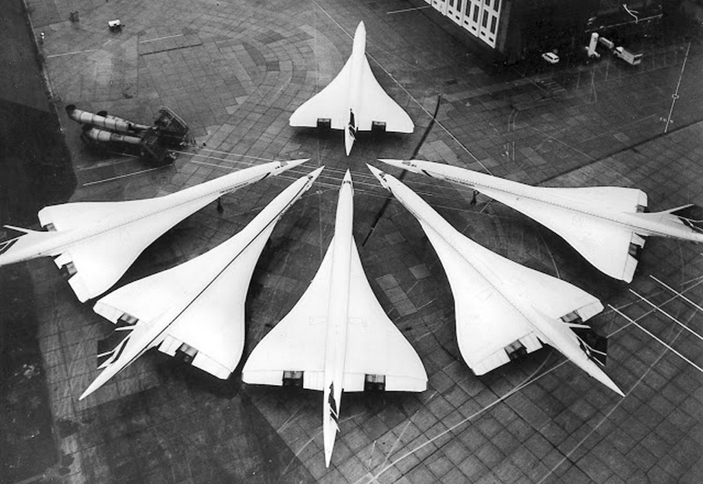 1986_the_entire_british_concorde_fleet_in_one_picture_january_21_1986_at_london_heathrow_airport.jpg