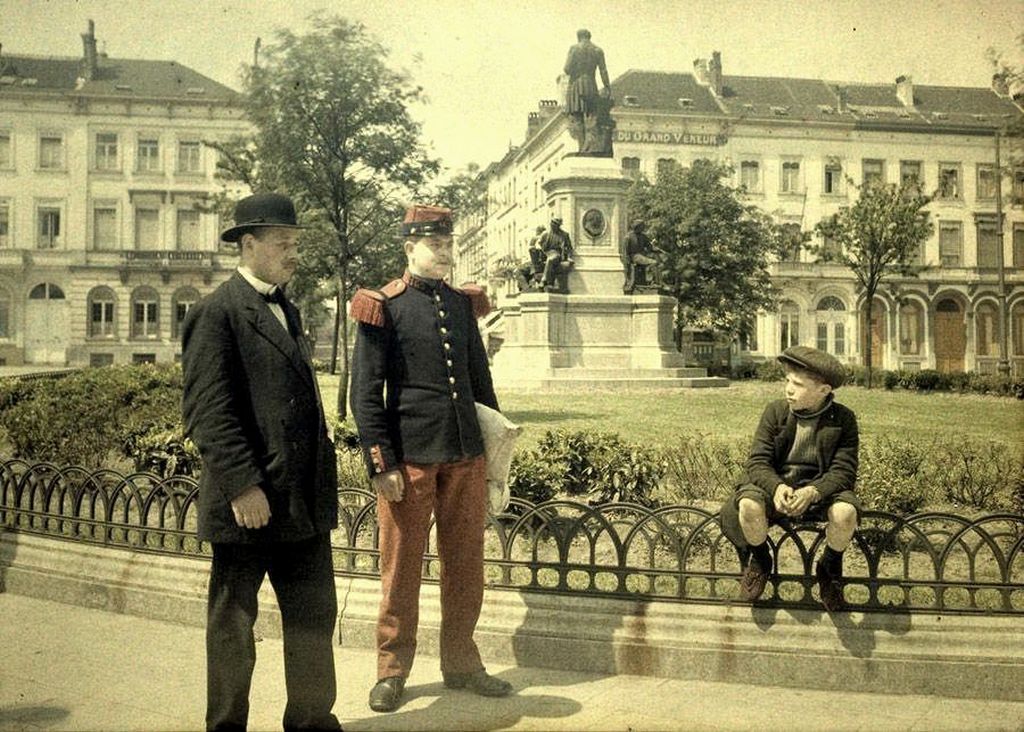 1911_dreamy_autochrome_photos_taken_by_alfonse_van_besten_in_the_1910s.jpg