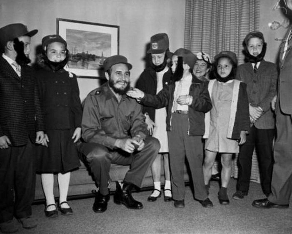 1970_fidel_castro_with_children_all_wearing_fake_beards_to_poke_fun_at_the_dictator.jpg