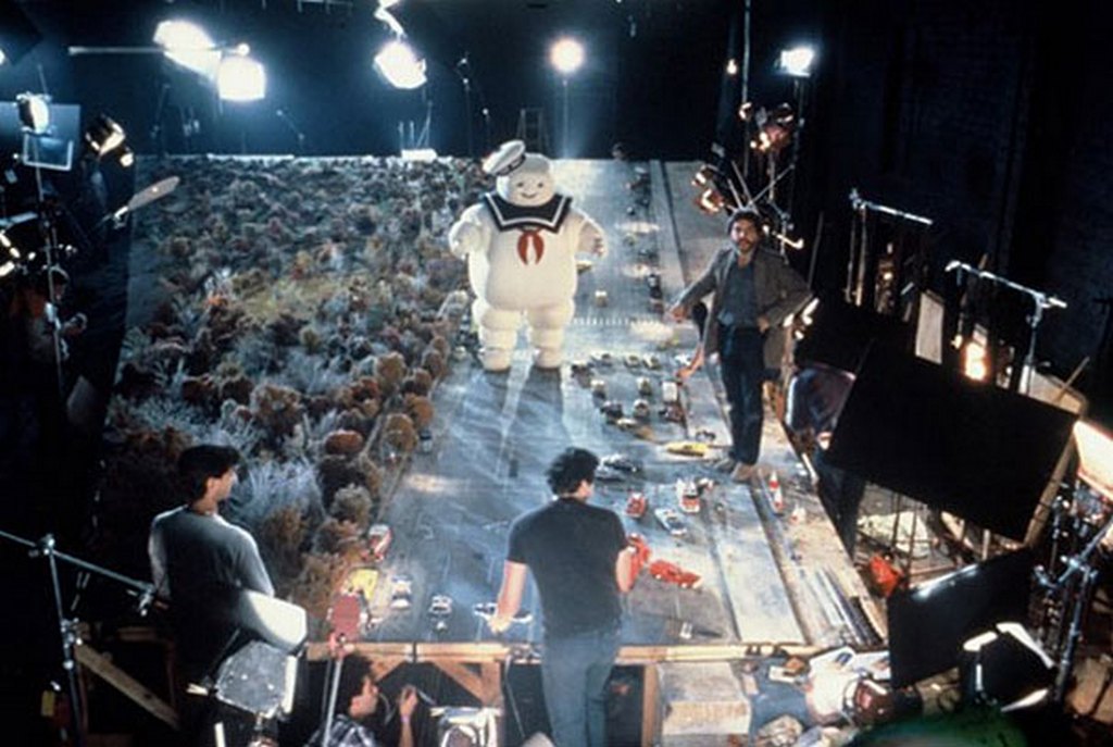 1984_filming_of_the_stay_puff_marshmallow_man_scene_in_ghostbusters_1984.jpg