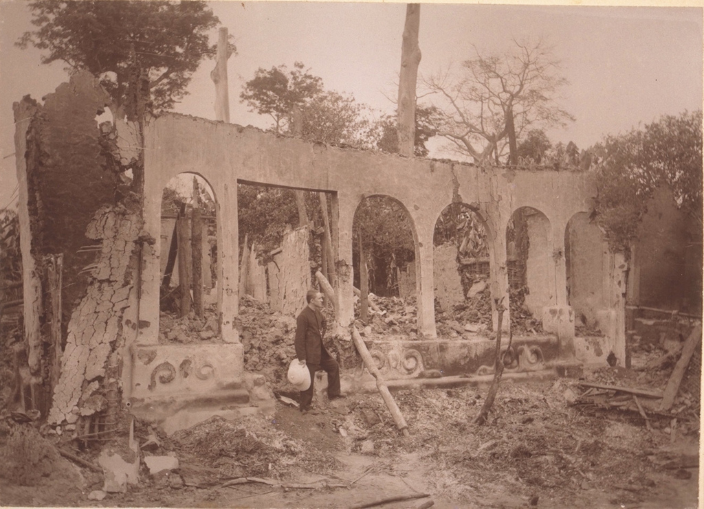 1888_bantama_mausoleum_was_destroyed_by_the_british.jpg