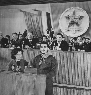 1960_che_guevara_a_budapesti_kisz_kongresszuson.jpg