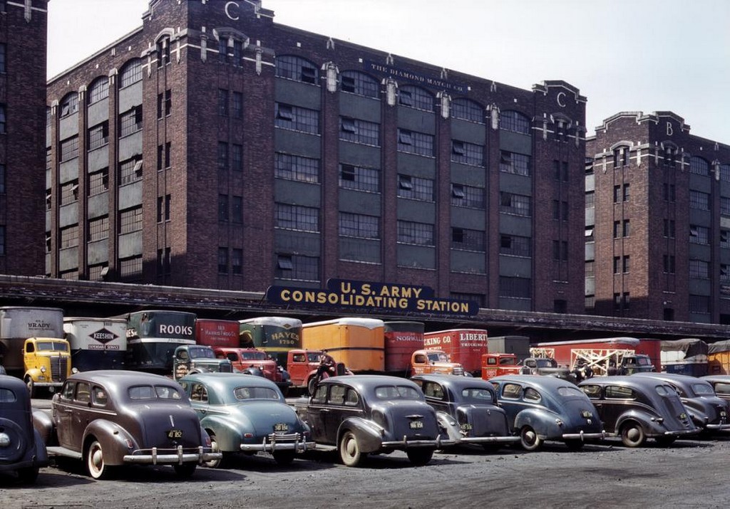 1943_army_freight_depot_chicago.jpg