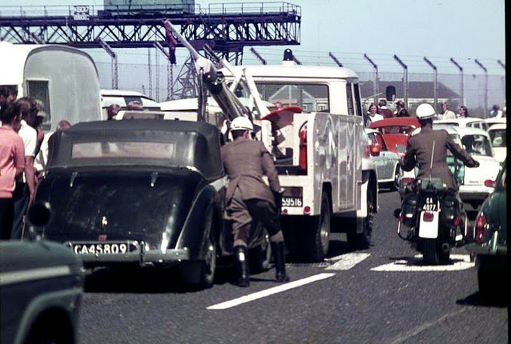 1971_traffic_police_on_the_job.jpg