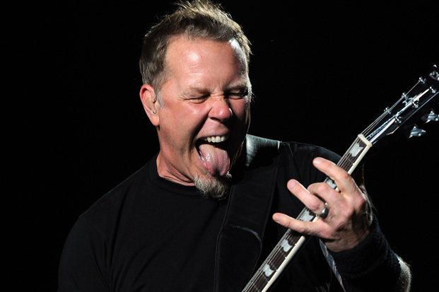 Így reagál James Hetfield a Metallica pólós hírességekre