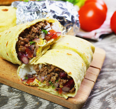 Burrito házilag, pico de gallo salsaval