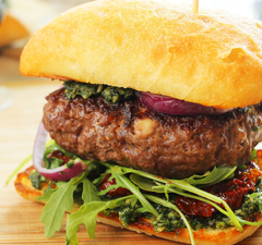 Mozzarellával töltött olasz burger
