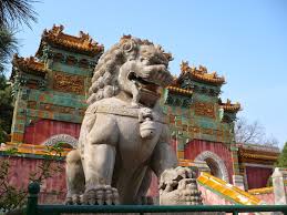 A rezidencia melletti, Tibet inspirálta Putuo Zongcheng templom oroszlánja