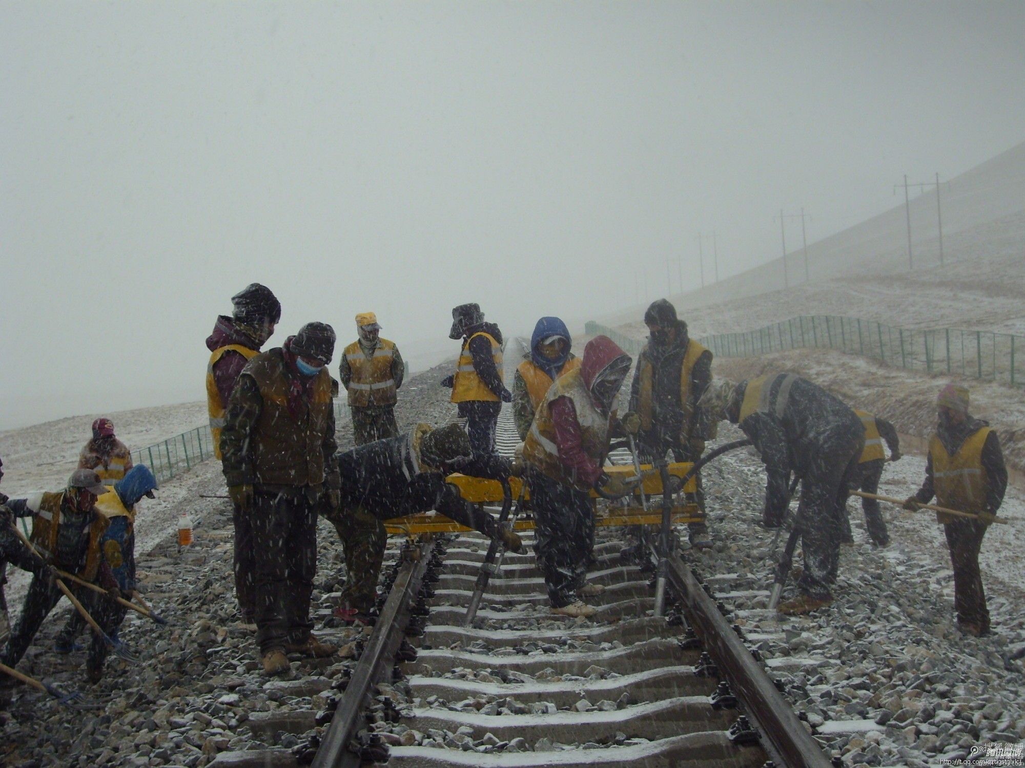 lhasa-nyingchi-railway-starts-construction-in-2014.jpg