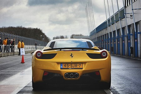 a_10_legjobb_sportkocsi_a_vilagon_ferrari_laferrari.jpg