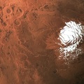 Sós tavakat találtak a Marson, amelyek növelik annak esélyét, hogy mikrobiális élet lehet a vörös bolygón