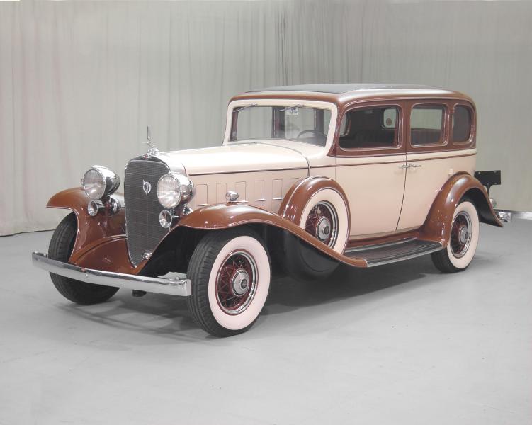 cadillac_370b_fisher_sedan_1932_brown_fvl.jpg