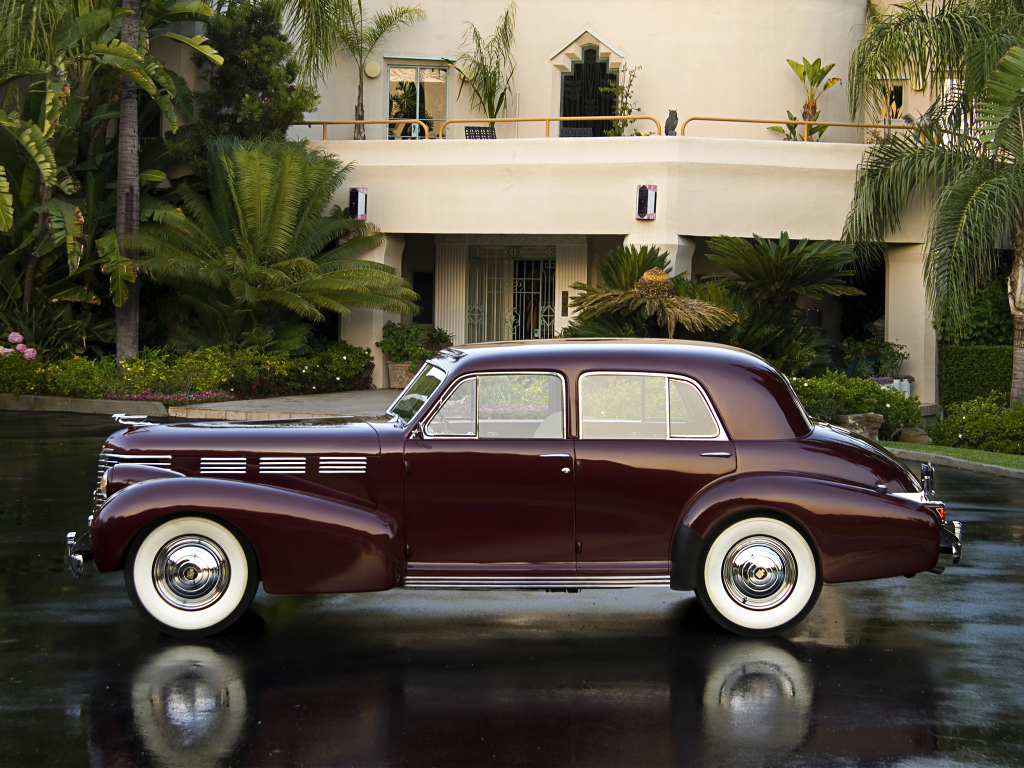 cadillac_6019s_sixty_special_sedan_1938_red_maroon.jpeg