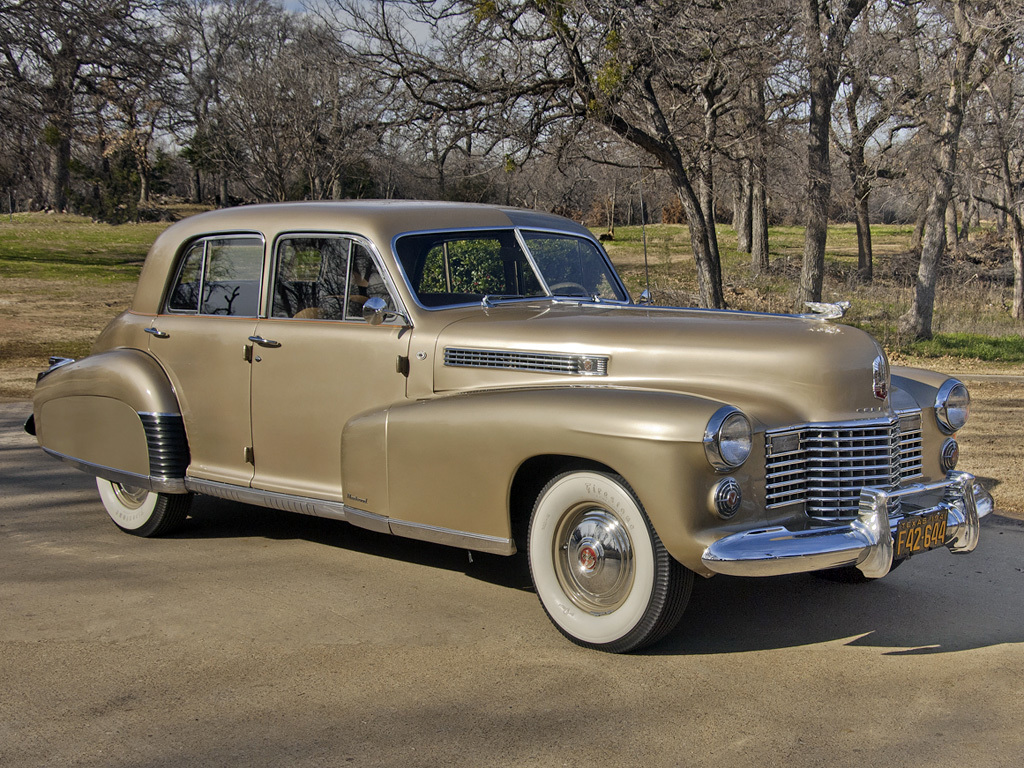 cadillac_6019s_sixty_special_sedan_1941_gold.jpeg