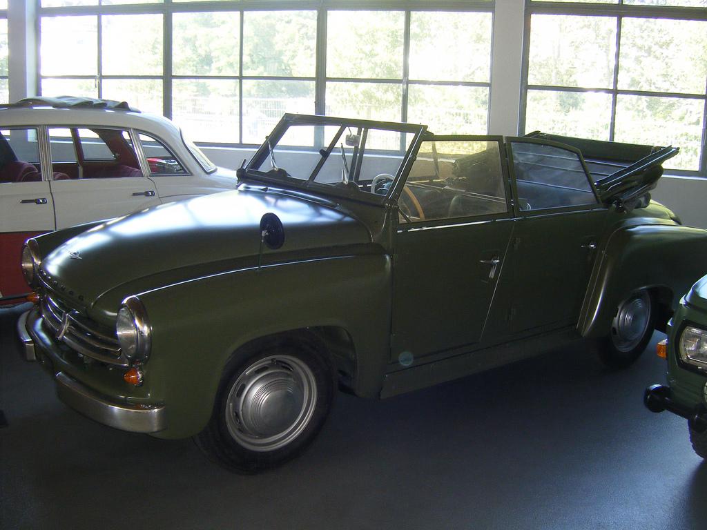 wartburg_311-4_polizei-einsatzwagen_1959_green_left.jpg