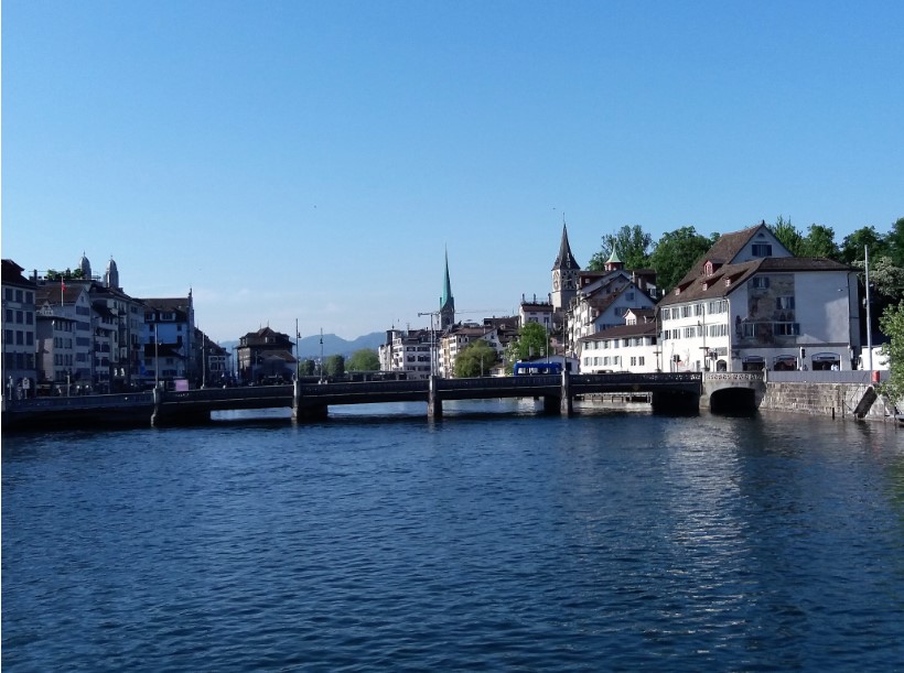 10_limmat_folyopart_zurich.jpg