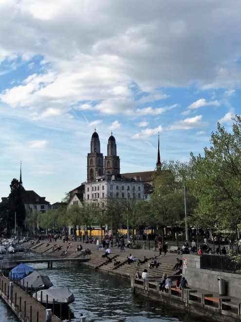 11_limmat_folyopart_zurich.jpg