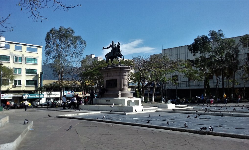 15_plaza_civica_san_salvador.jpg