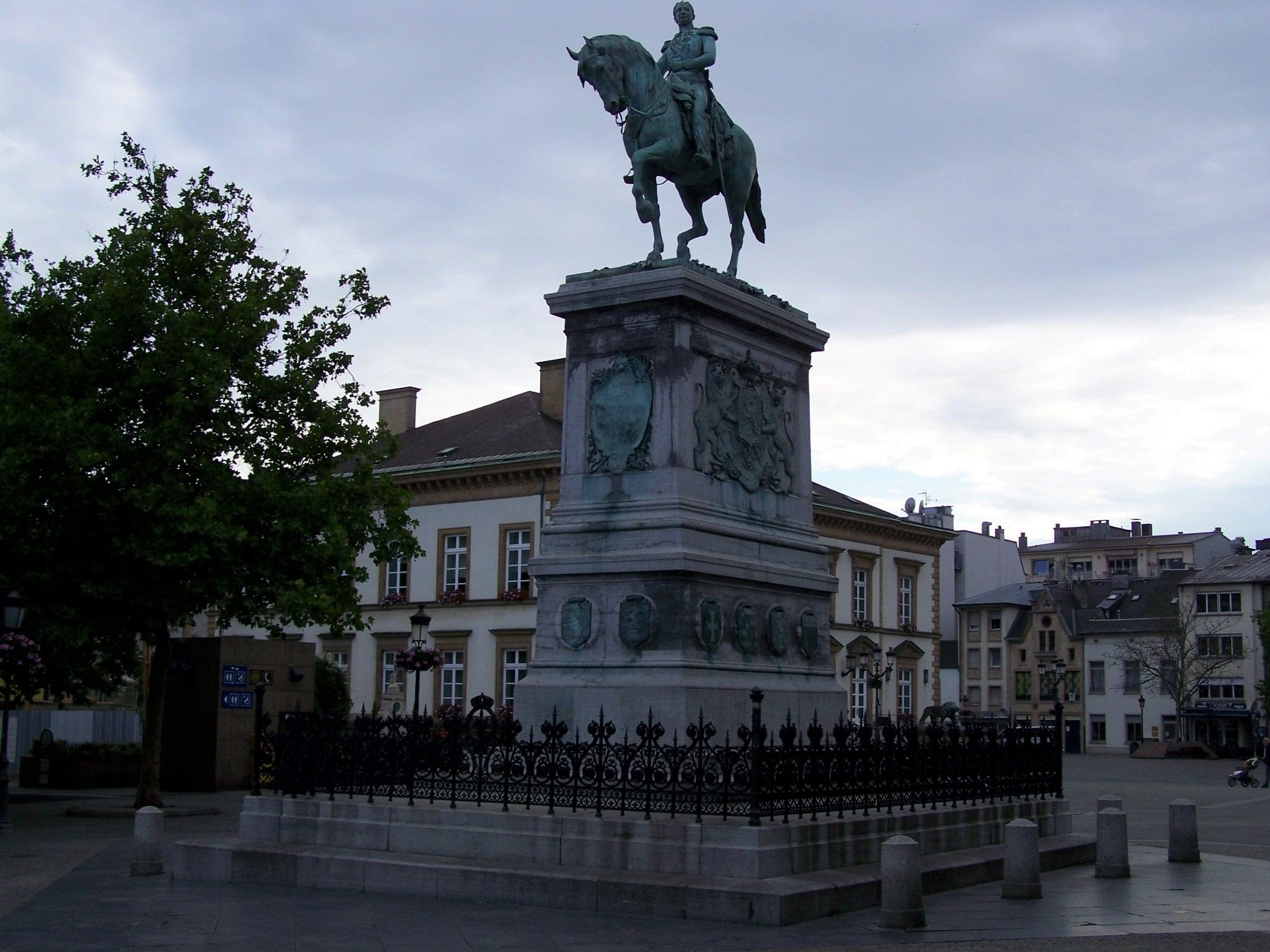 1_place_guillaume_ii_luxemburg.jpg