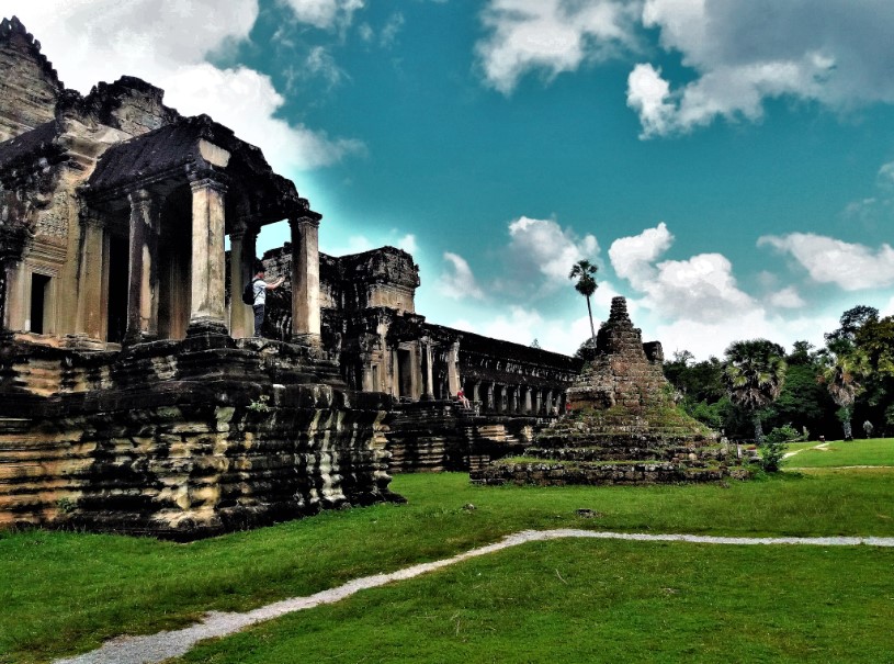 23_romok_angkor_wat_angkor.jpg