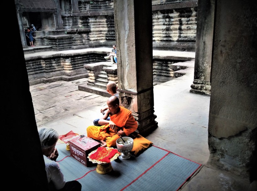 24_szerzetes_angkor_wat_angkor.jpg