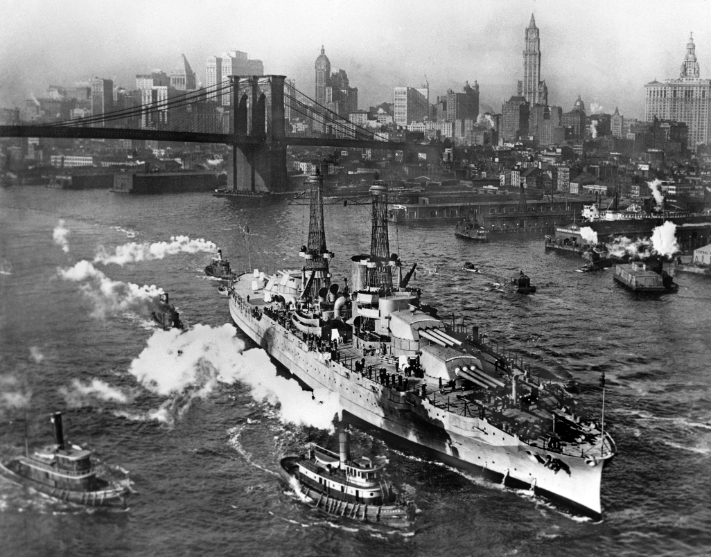 USS_Arizona_New_York_City_Crisco_1916.jpg