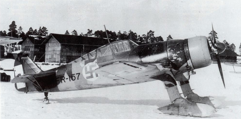 Finn Fokker D.XXI vadászgép sítalpakon