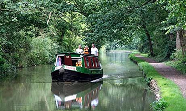 s-A-narrowboat-on-the-Oxfor-007_1.jpg