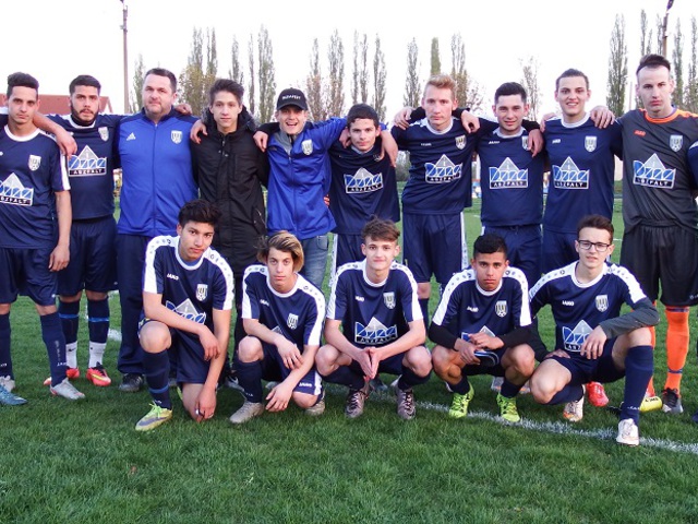 Nagycsütörtöki ifibravúr kiváló csapatmunkával: Bicskei TC-Kápolnásnyék 2-1 (2-0)
