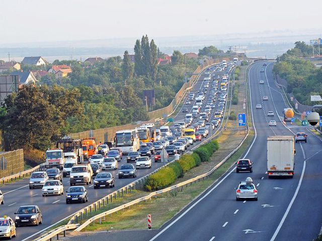 Kedden és szerdán újra számíthatsz torlódásokra az M1-esen!